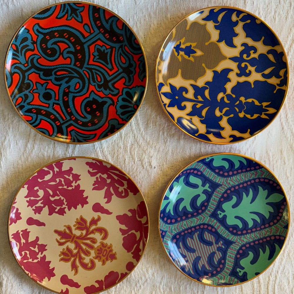 SOLD | Tracy Reese New York | Set Of 4 Salad Dessert Plates w/ Gold Rim
